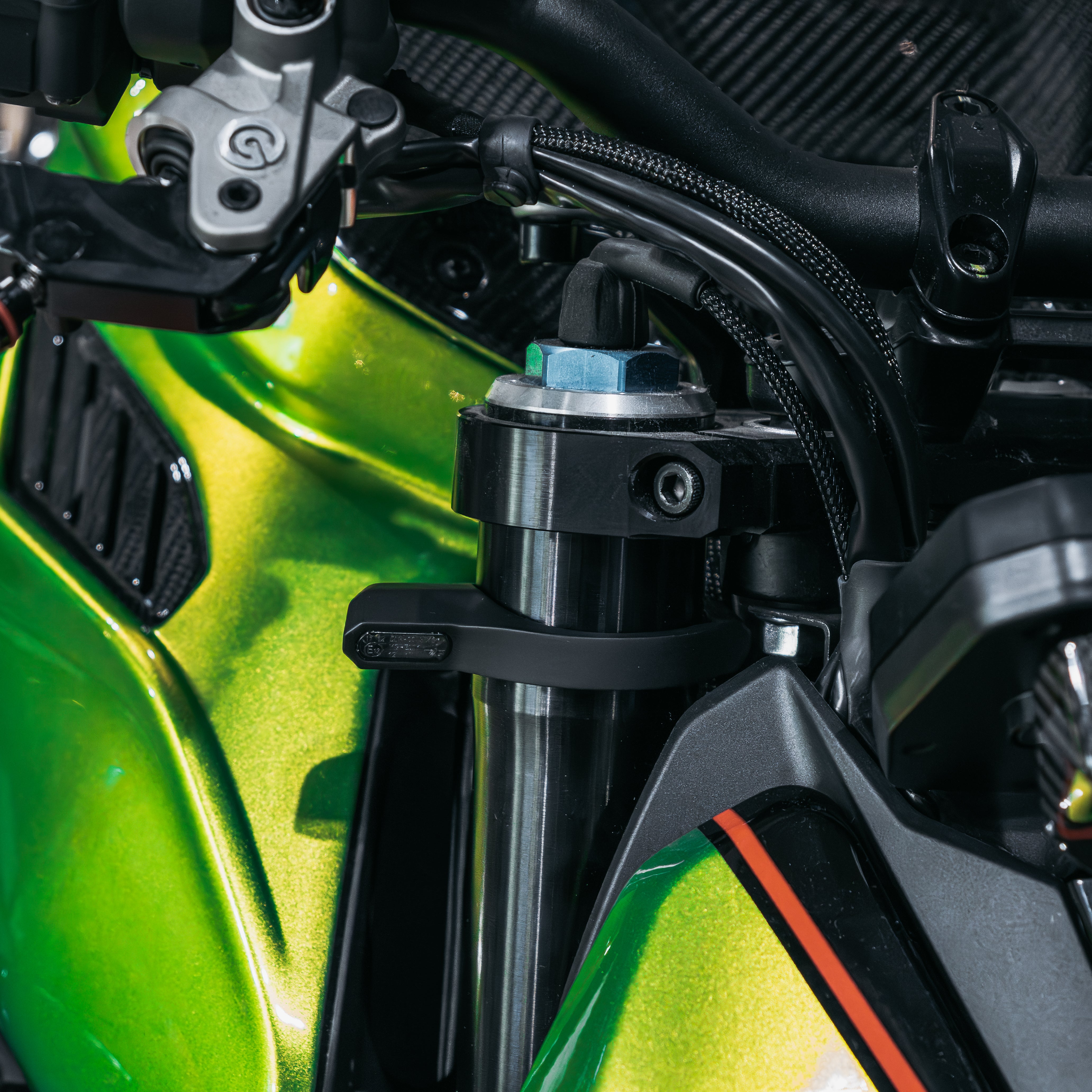 Ducati Gabelschelle zweiteilig mit integriertem Blinker - Type Four EVO (Paar)
