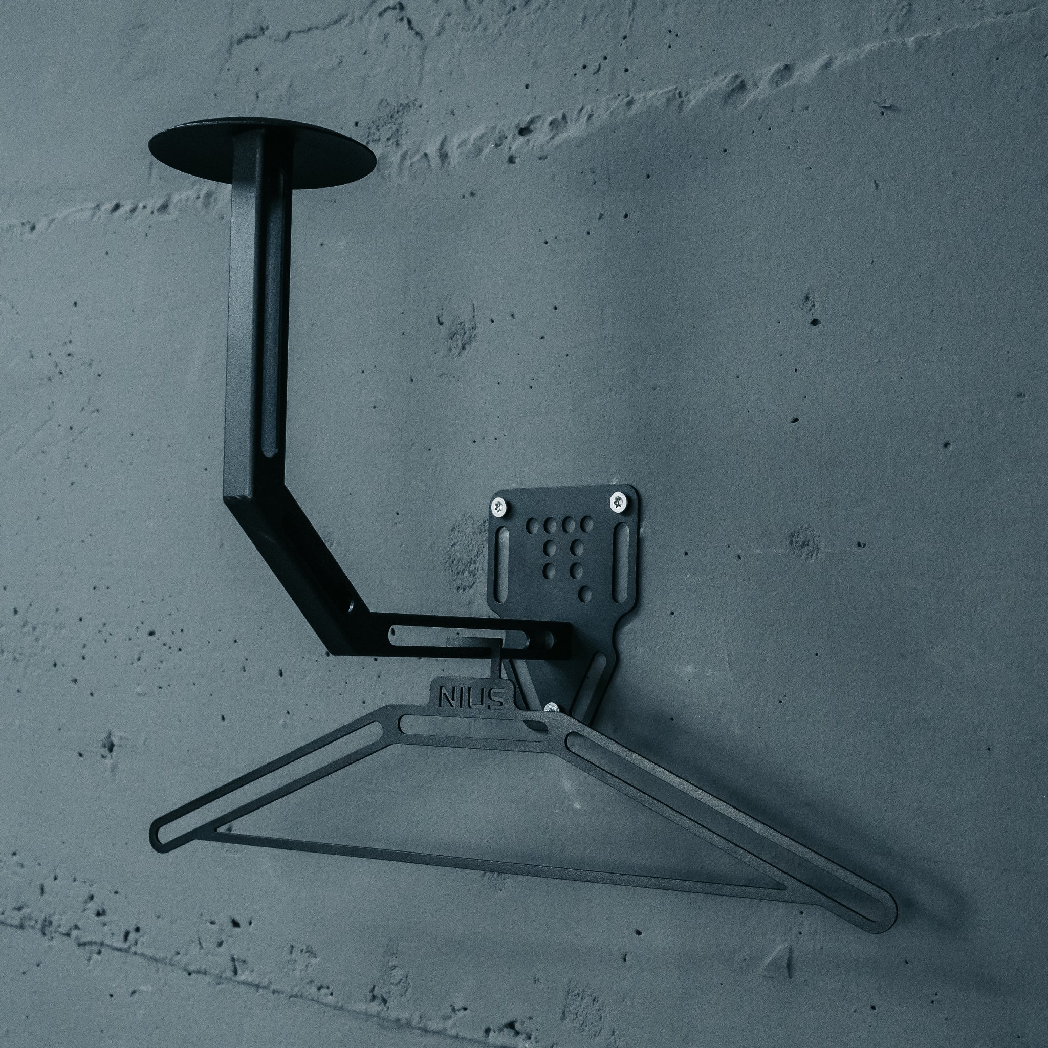 NIUS MOTO Helmhalter – Premium Aufbewahrung für deine Ausrüstung