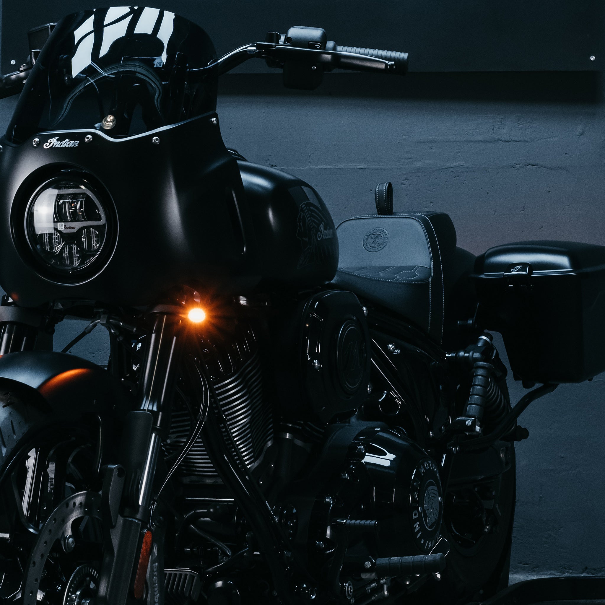 Indian Gabelschelle Type Four EVO - zweiteilig mit integriertem Blinker (Paar)