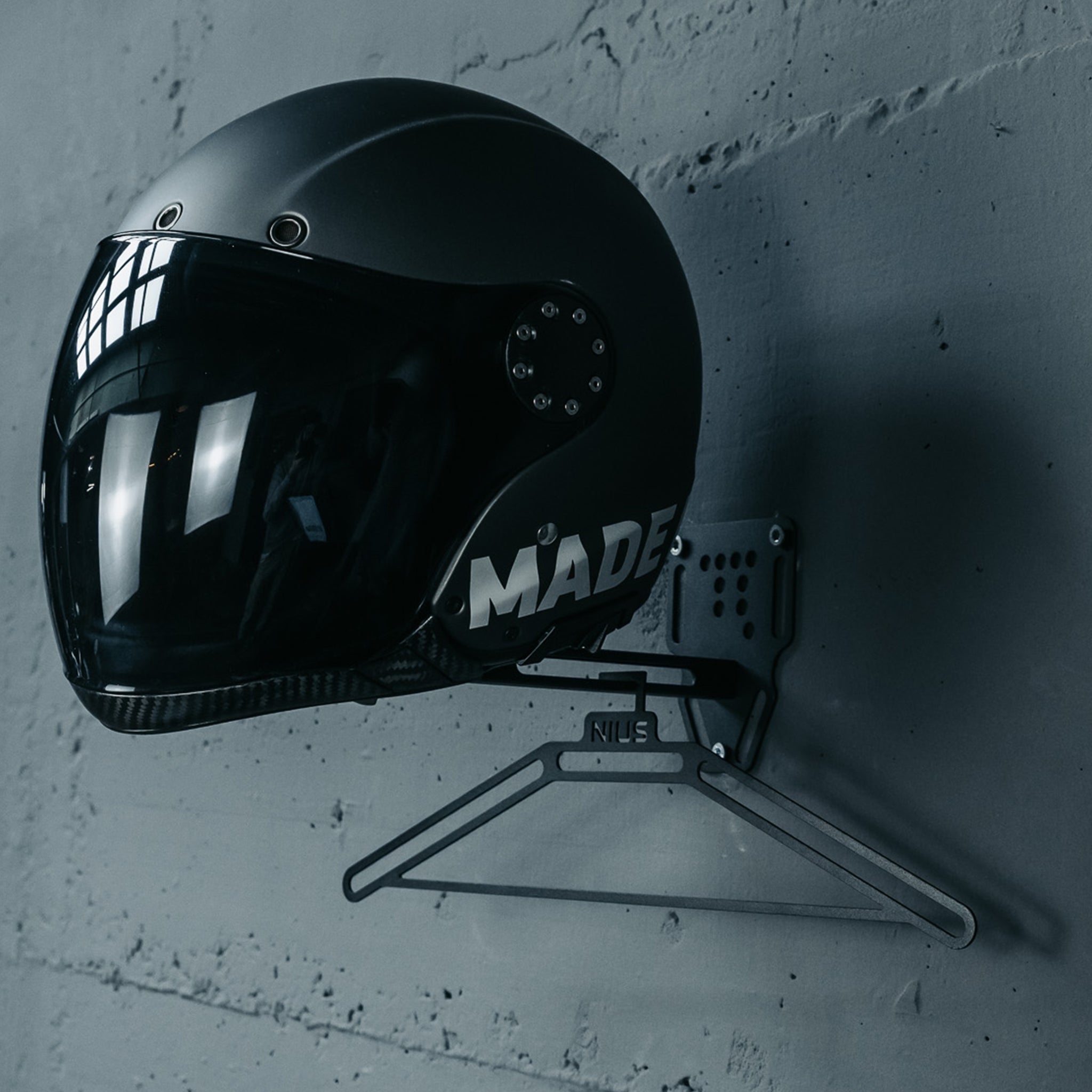 NIUS MOTO Helmhalter – Premium Aufbewahrung für deine Ausrüstung