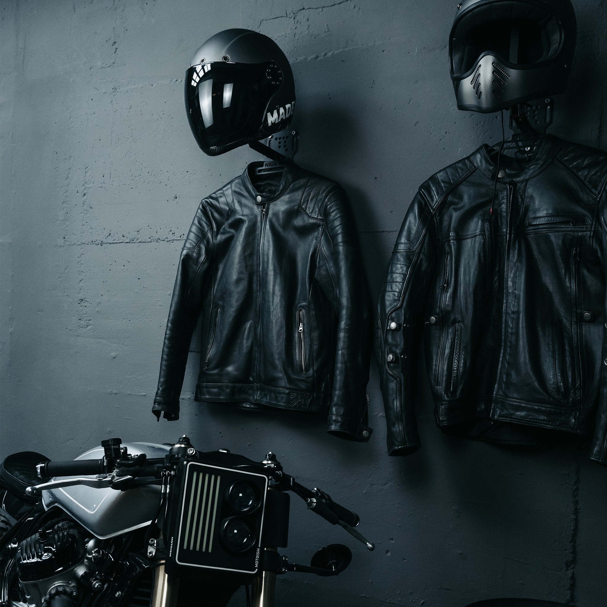 NIUS MOTO Helmhalter – Premium Aufbewahrung für deine Ausrüstung